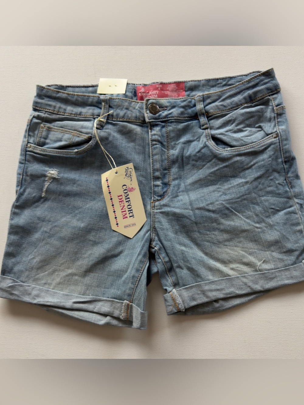NWT Women's Comfort Denim Light Wash Denim Shorts Size 6 (KB9)